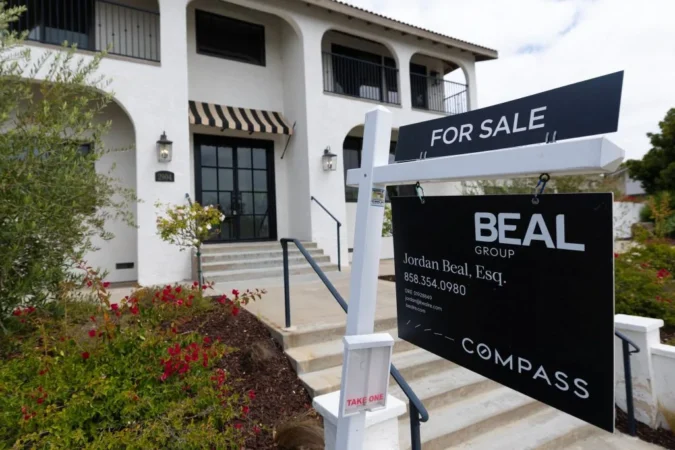 As Mortgage Rates Hover Near 7 Percent, Buyers in New York, New Jersey and the Sun Belt Are Finding More Room to Negotiate on Homes For Sale sign in front of a house as buyers look for negotiating room in a high-rate housing market