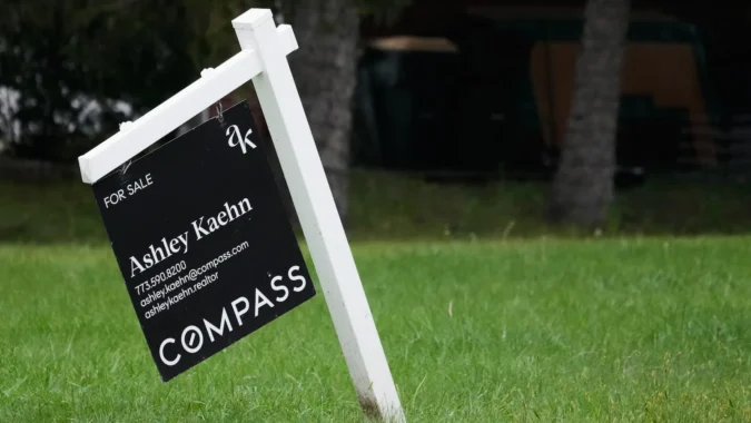 Freddie Mac Says 30-Year Mortgage Rates Top 7 Percent for First Time Since January as Five Straight Weekly Increases Push Costs Higher for Buyers A row of suburban homes as mortgage rates rise above 7 percent