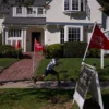 Kern County Homebuyers Face Higher Monthly Payments as Mortgage Rates Climb Back Above 7%, Realtors Say Buyers May Need Larger Down Payments or Lower Price Ranges A home for sale sign in Kern County as rising mortgage rates raise monthly payments